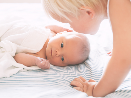 Zich verzetten tegen Illusie Wegrijden Baby 2 maanden oud: geluiden, motoriek, gewicht en lengte